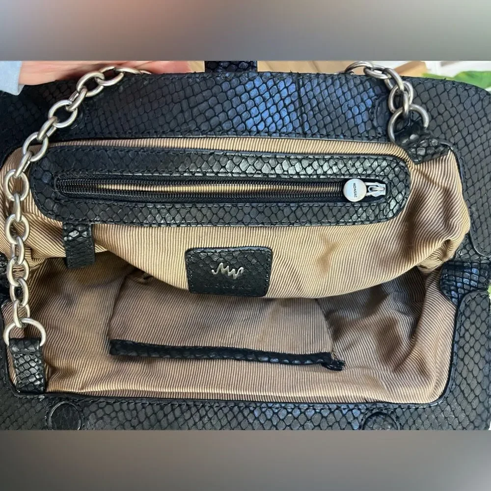 Monsac this stylish